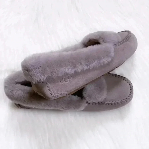 UGG W Dakota Seam - Picture 7 of 7